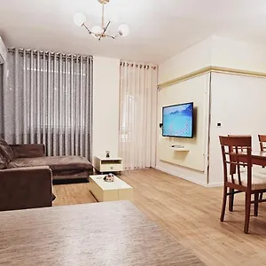 Discover From Our 3-room With Free Parking-komuna E Parisit Appartamento Tirana